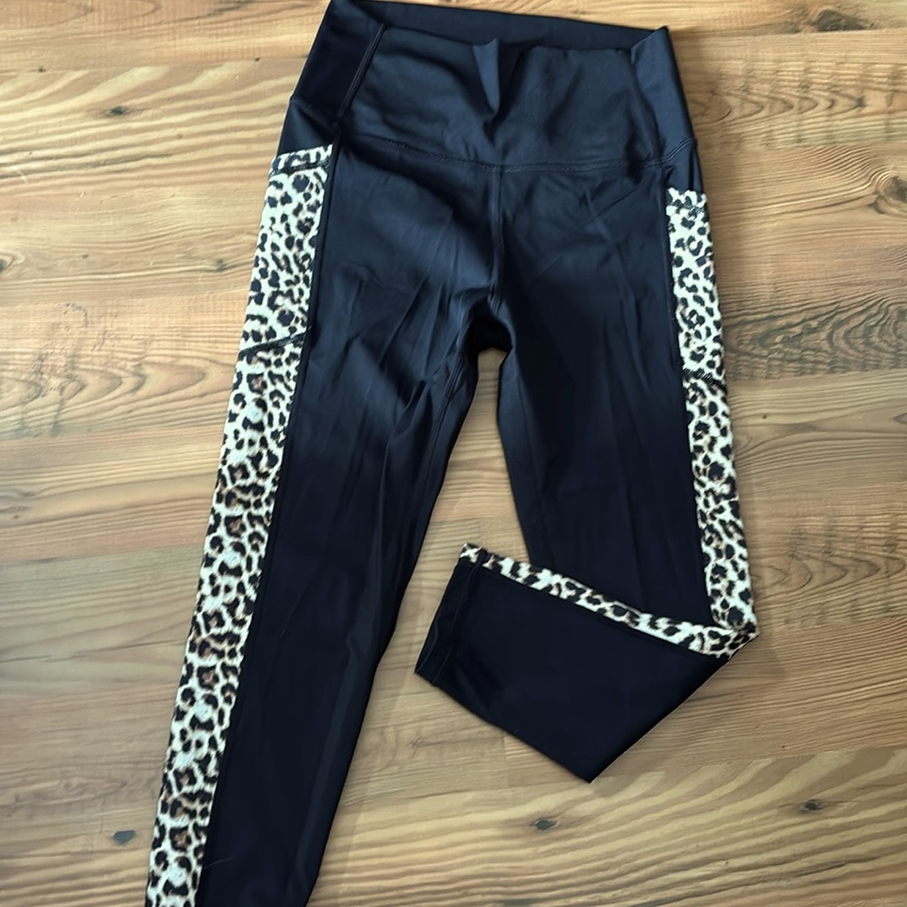 Zyia leggings cheetah print